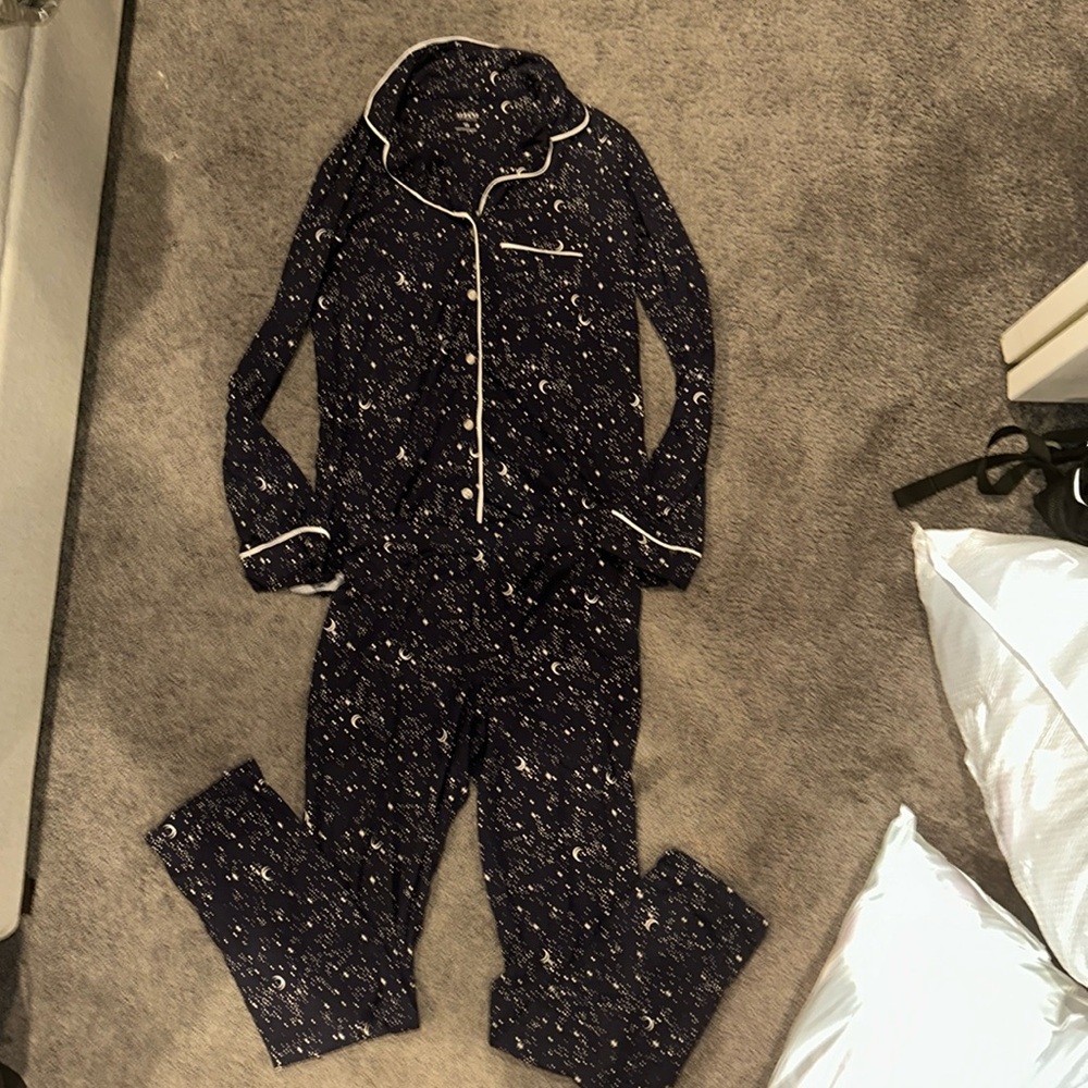 Matching Navy pajama set. Moon and stars design. Super cozy. XS